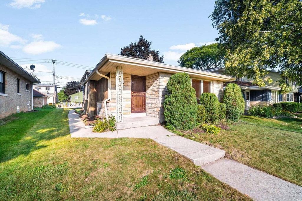 Photo of 4321 N 99th STREET, Wauwatosa, WI 53222 (MLS # 1937642)