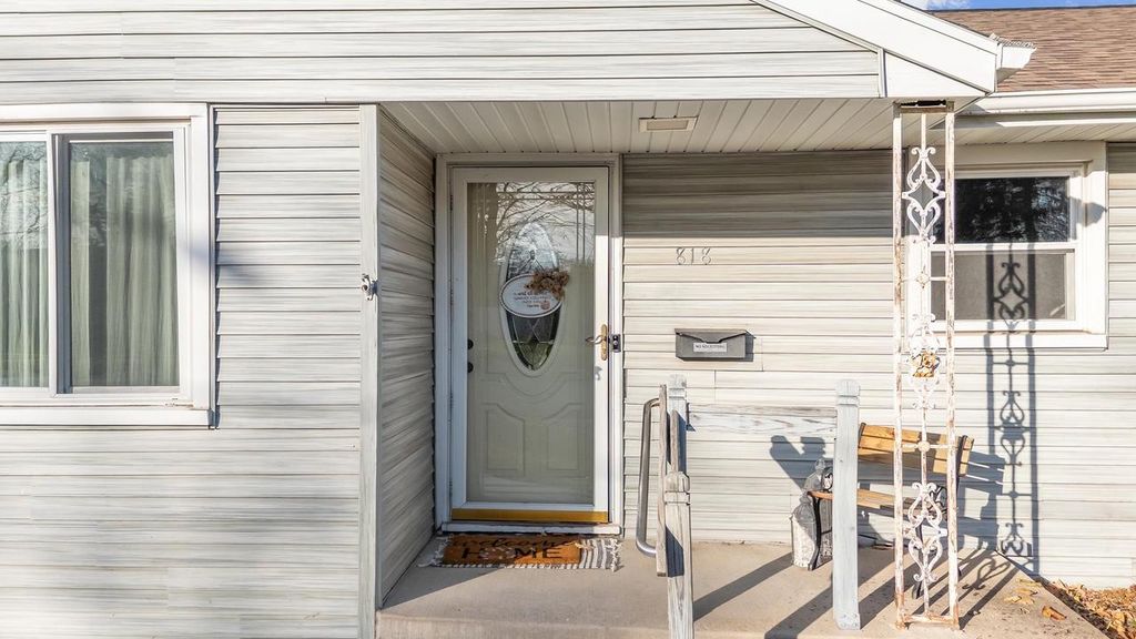 Photo of 818 W Marquette STREET, Appleton, WI 54914 (MLS # 50318580)