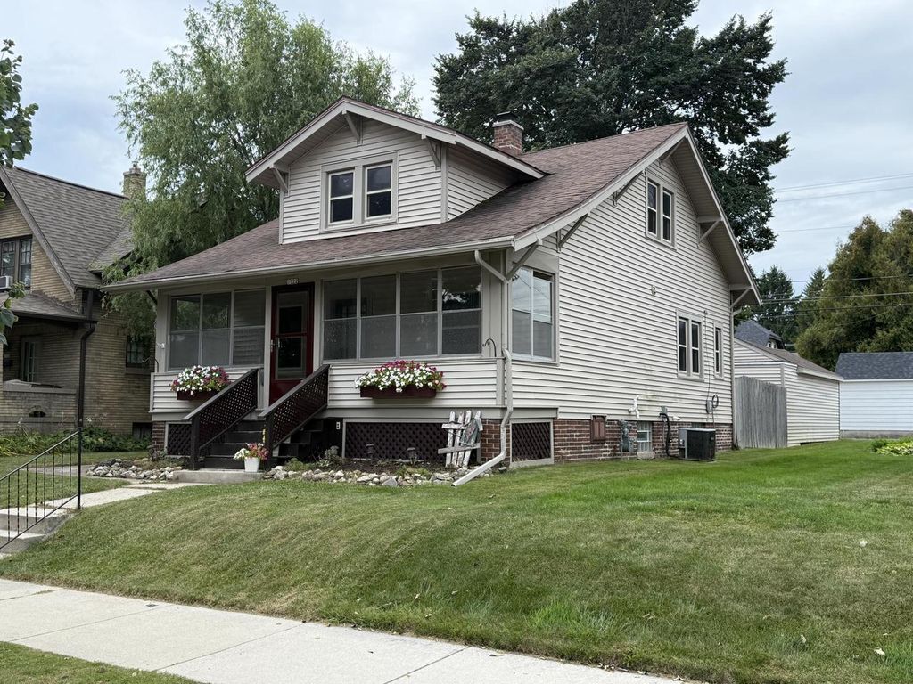 Photo of 1522 S 17th STREET, Sheboygan, WI 53081 (MLS # 1947424)