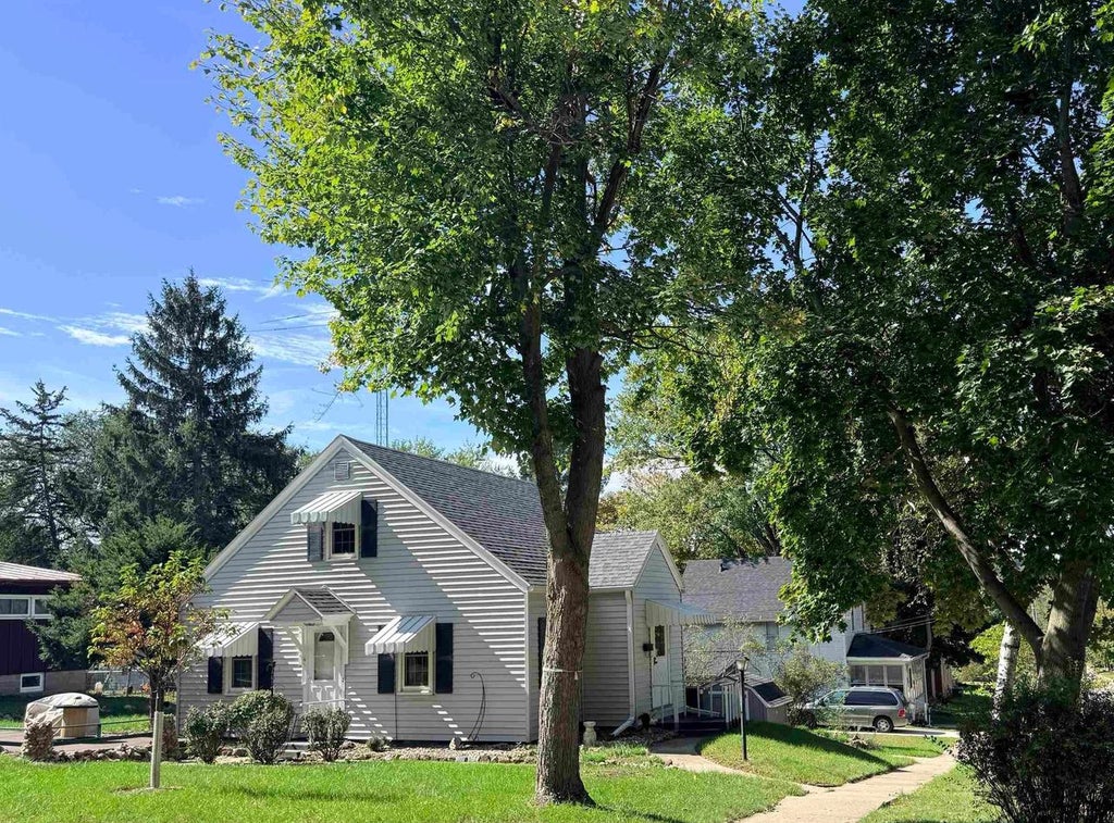 Photo of 591 E 4th STREET, Richland Center, WI 53581 (MLS # 2033599)