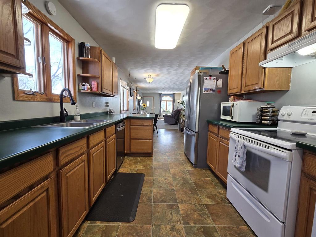 Photo of 304 Breezy Point DRIVE, Pardeeville, WI 53954 (MLS # 2018859)