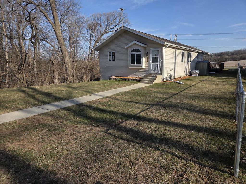Photo of 304 Breezy Point DRIVE, Pardeeville, WI 53954 (MLS # 2018859)