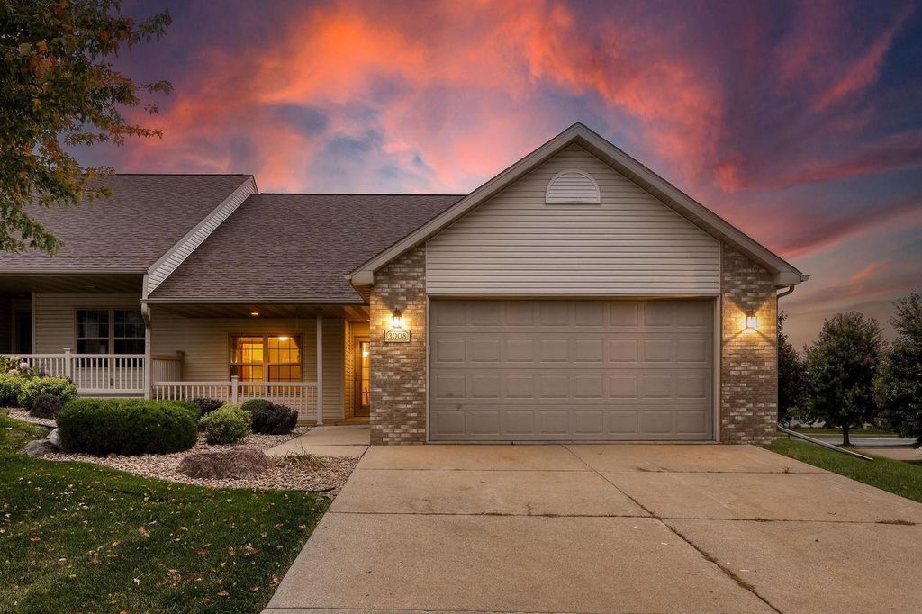 Photo of 3008 Trenton DRIVE, Sun Prairie, WI 53590 (MLS # 2010231)