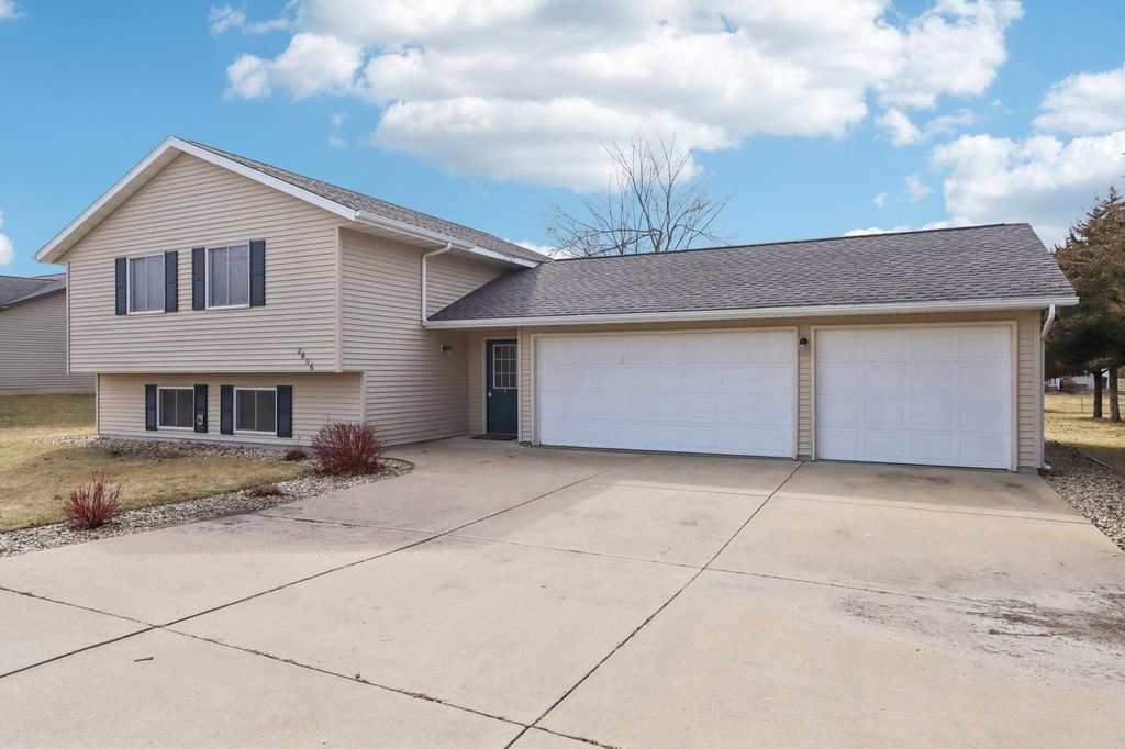 Photo of 2606 Hamilton STREET, Portage, WI 53901 (MLS # 2018464)