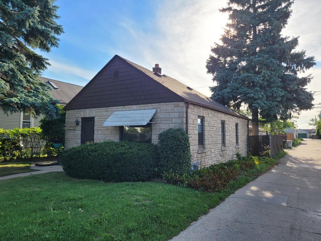 Photo of 4719 S 6th STREET, Milwaukee, WI 53221 (MLS # 1979390)