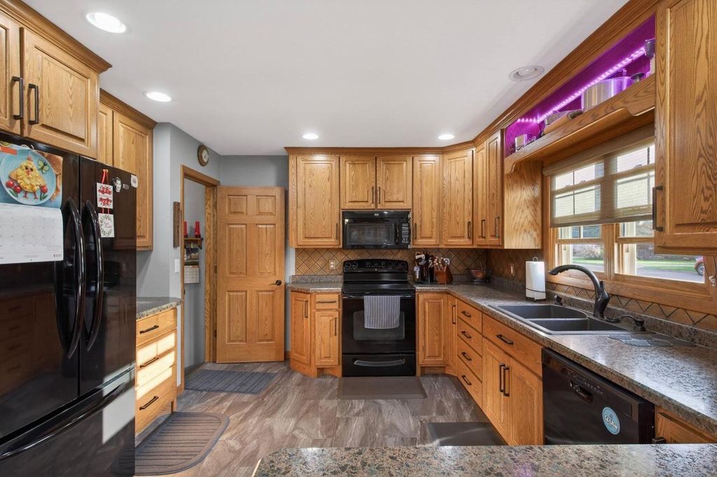 Photo of 911 19th Street S St, Wisconsin Rapids, WI 54494 (MLS # 22601591)