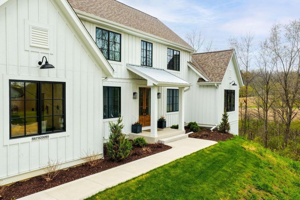 Photo of S67W20095 Benjamin COURT, Muskego, WI 53150 (MLS # 1960749)