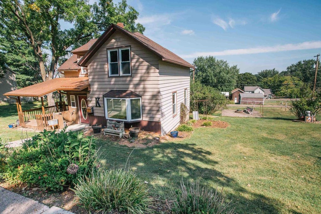 Photo of 411 E 5th STREET, Neillsville, WI 54456 (MLS # 22604312)