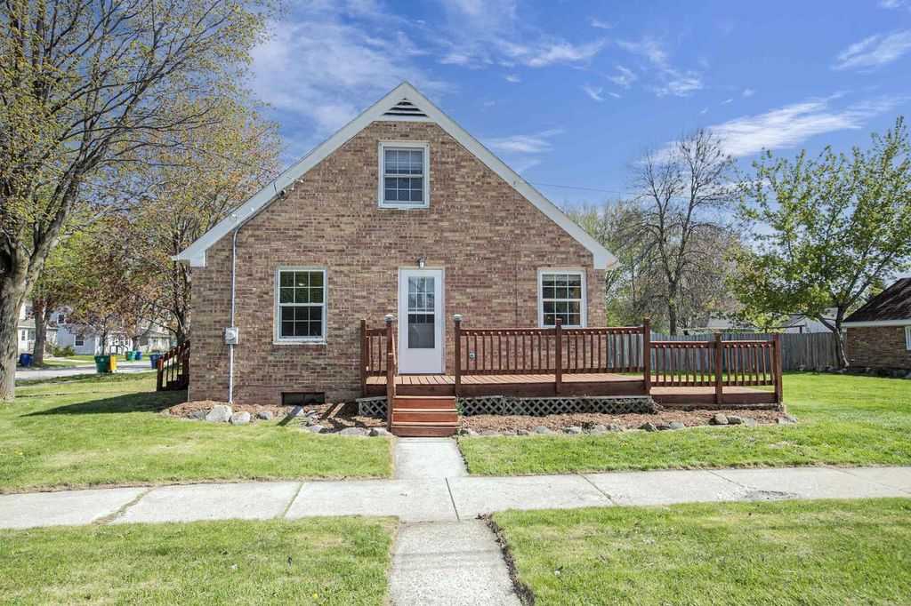 Photo of 1621 11th AVENUE, Green Bay, WI 54304 (MLS # 50325138)