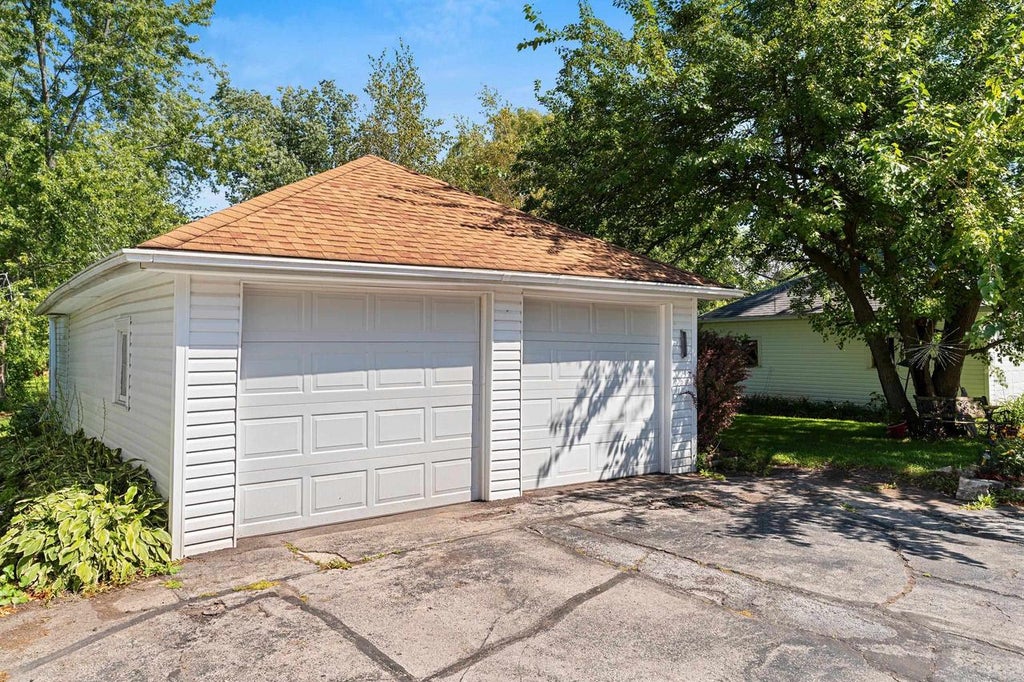 Photo of 1331 Porlier STREET, Green Bay, WI 54301 (MLS # 50332641)