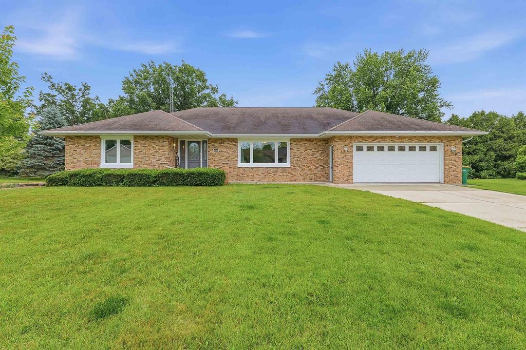 Photo of 1041 Willow STREET, Lomira, WI 53048 (MLS # 50328376)