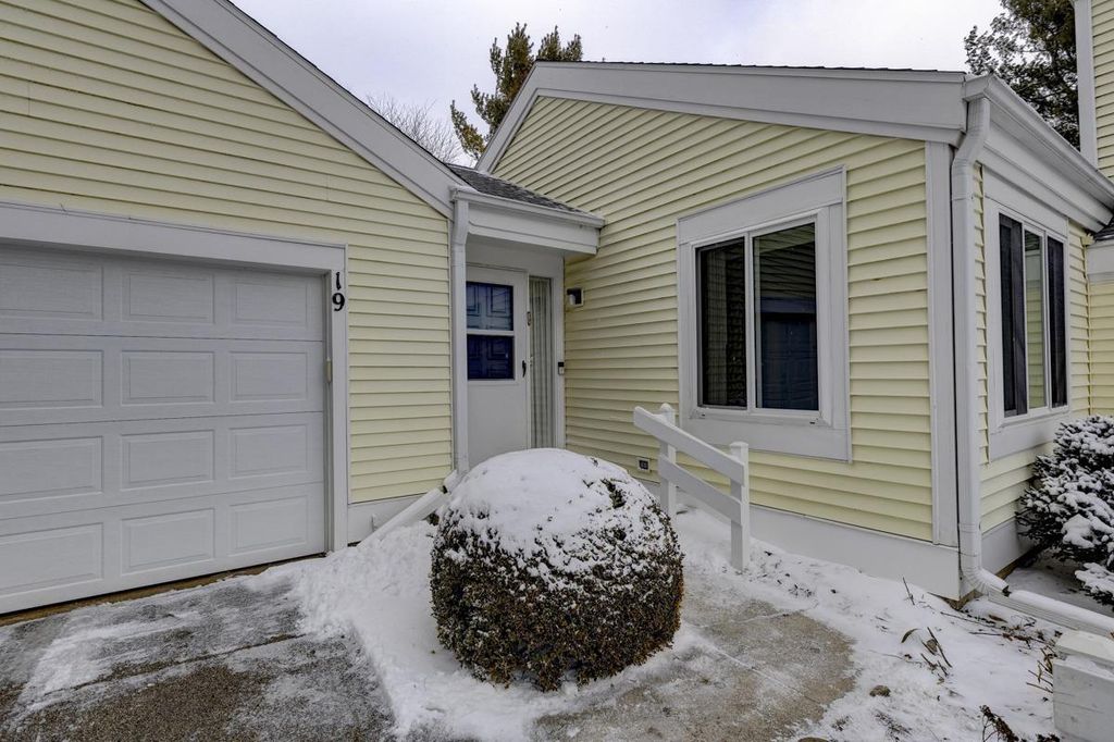 Photo of 19 Sugar Maple TRAIL, Madison, WI 53717 (MLS # 2015351)