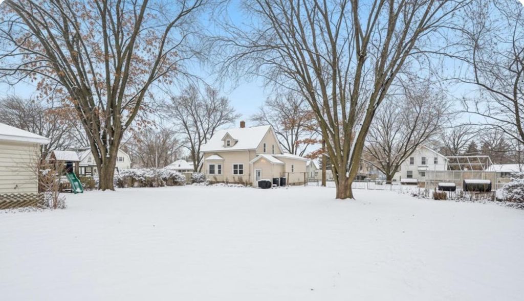 Photo of 406 Oak STREET, Luxemburg, WI 54217 (MLS # 50318689)