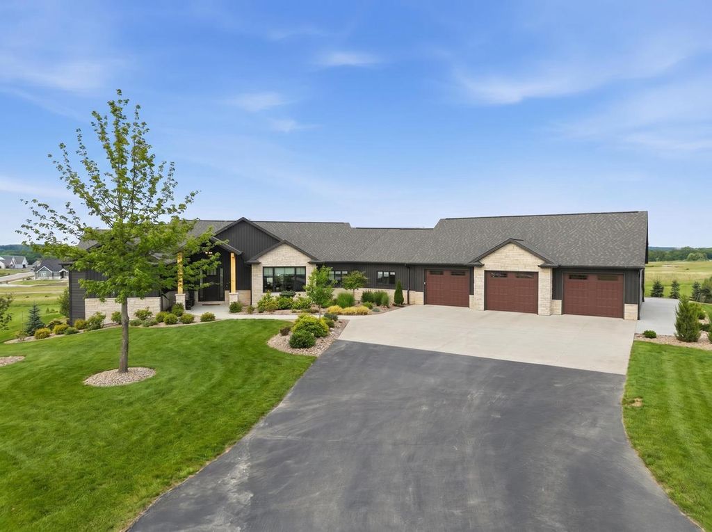 Photo of N3029 Lookout LANE, Hortonville, WI 54944 (MLS # 50322768)