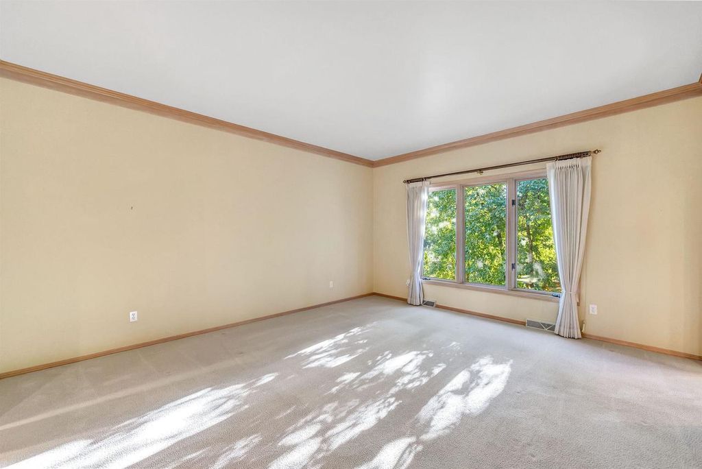 Photo of 1601 Rustic Oaks COURT, Green Bay, WI 54301 (MLS # 50316009)