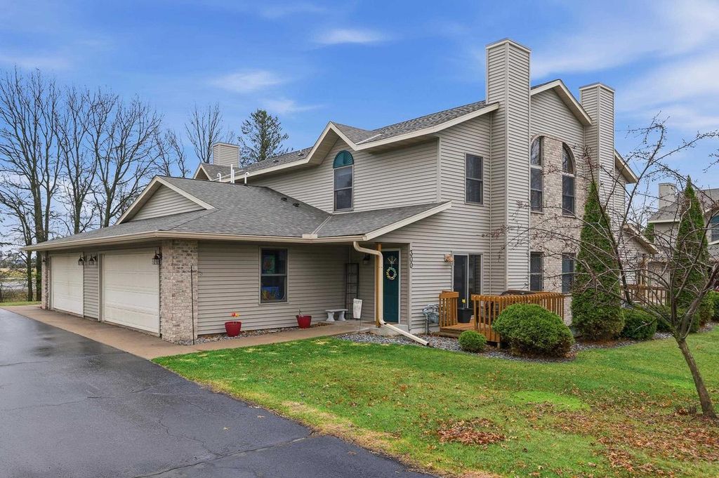 Photo of 300 White Oak AVENUE, Plover, WI 54467 (MLS # 22601482)