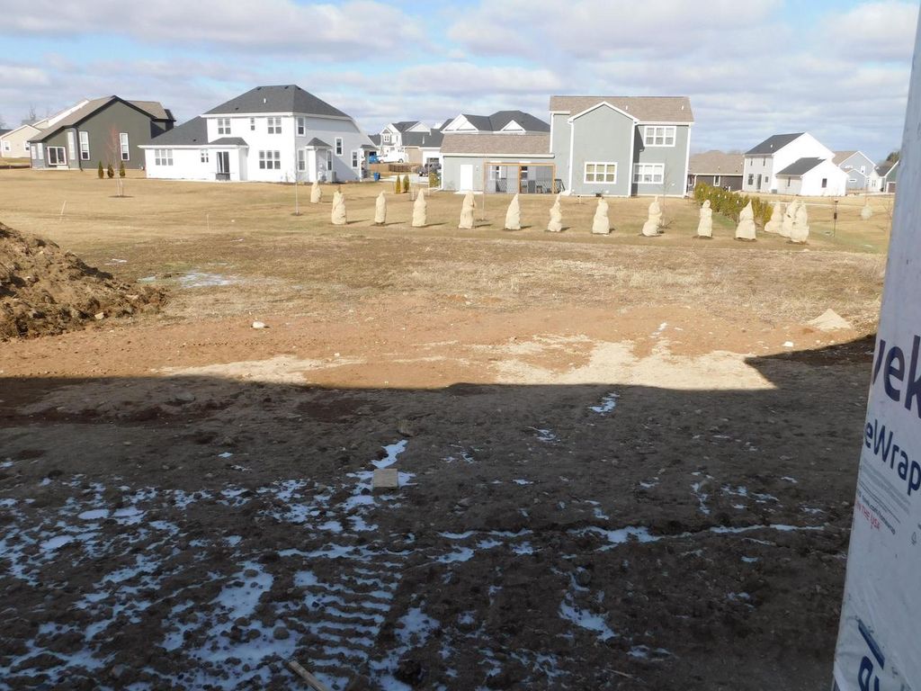 Photo of 792 N Sparrow WAY, Grafton, WI 53024 (MLS # 1943302)