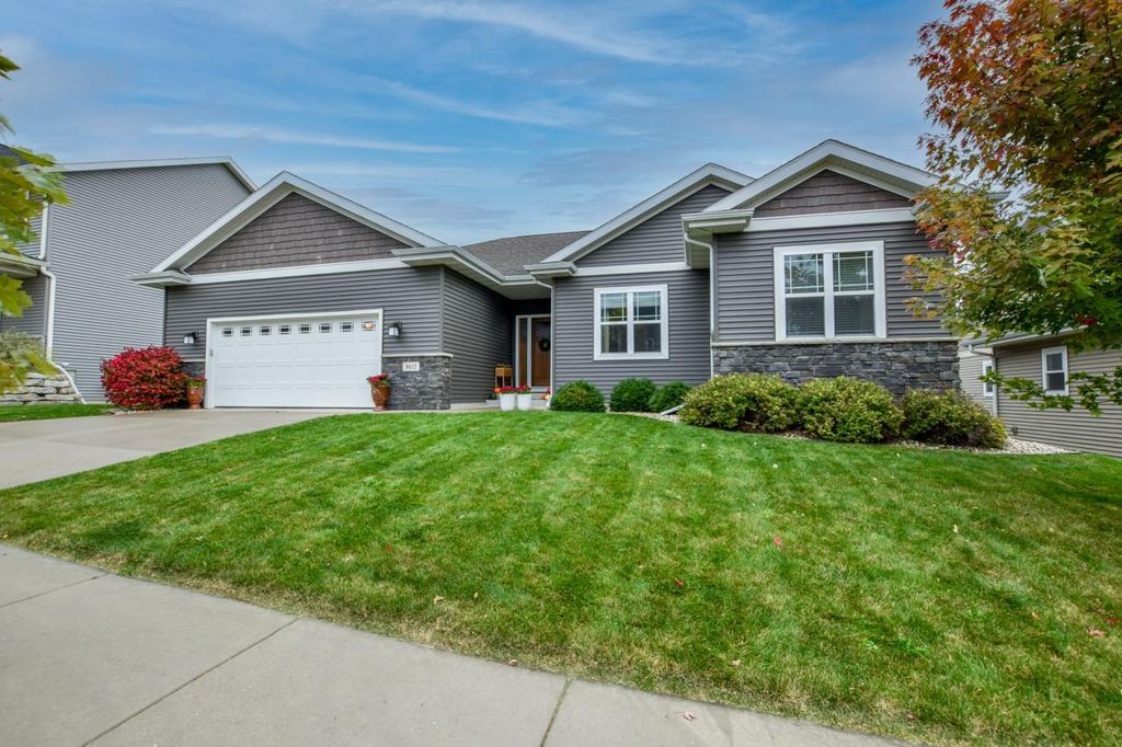 Photo of 402 W Melvina STREET, Milwaukee, WI 53212 (MLS # 1944845)