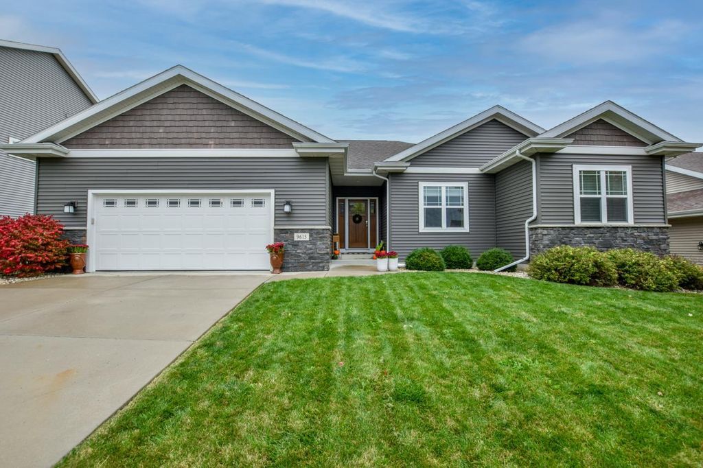 Photo of 402 W Melvina STREET, Milwaukee, WI 53212 (MLS # 1944845)