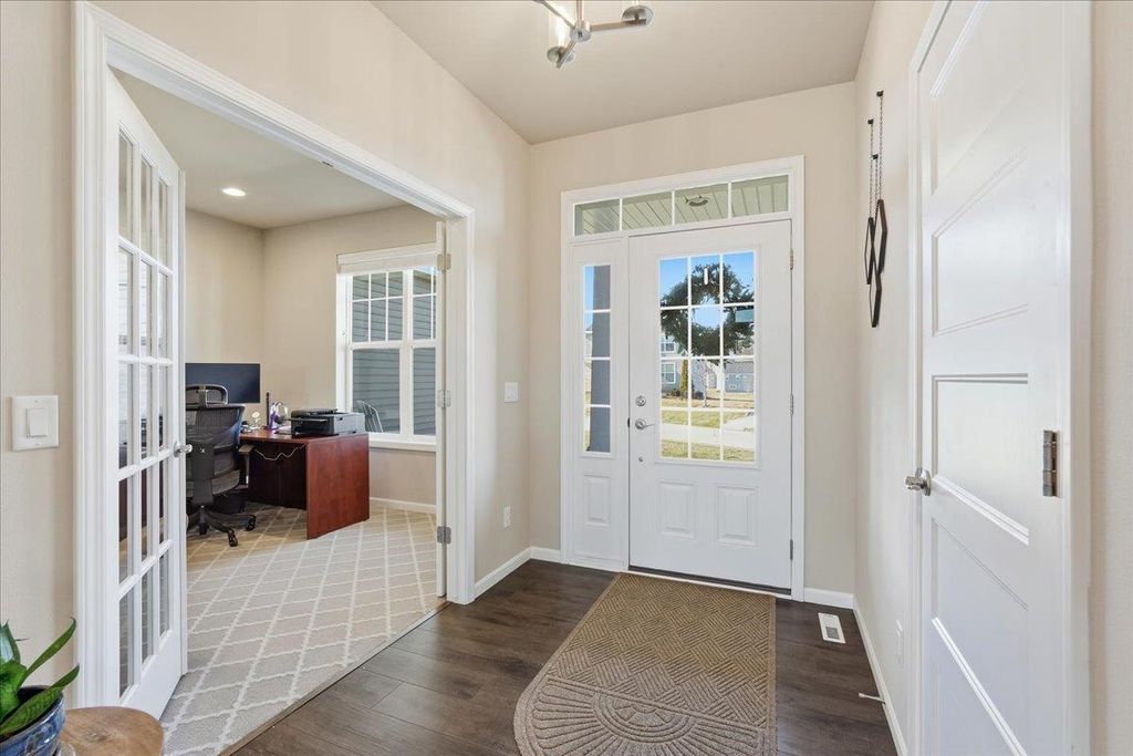 Photo of 4754 Sunset Ridge DRIVE, Middleton, WI 53562 (MLS # 2016370)