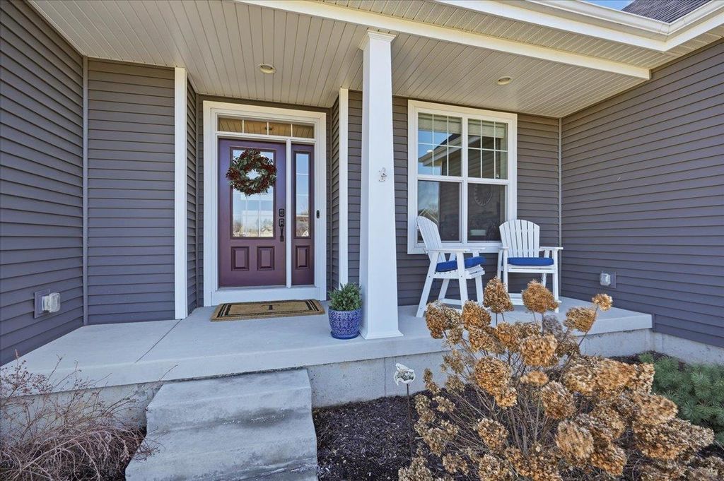 Photo of 4754 Sunset Ridge DRIVE, Middleton, WI 53562 (MLS # 2016370)