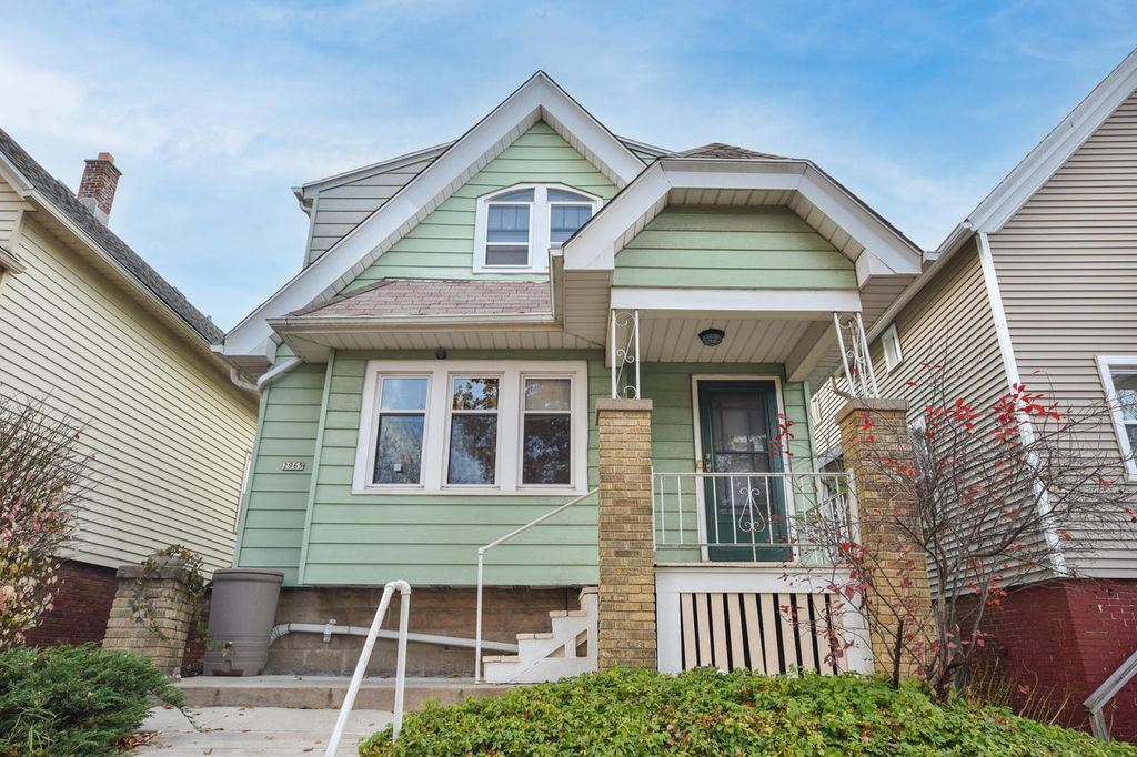 Photo of 2965 N Bremen STREET, Milwaukee, WI 53212 (MLS # 1943746)