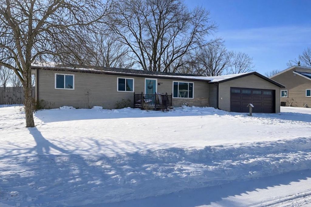 Photo of 605 E Maple STREET, Spencer, WI 54479 (MLS # 22600301)