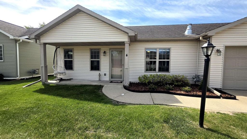 Photo of 407 East AVENUE #4, Belleville, WI 53508 (MLS # 2022902)