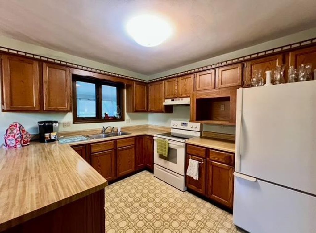 Photo of 2008 Ridgeway ROAD, Monroe, WI 53566 (MLS # 2010066)