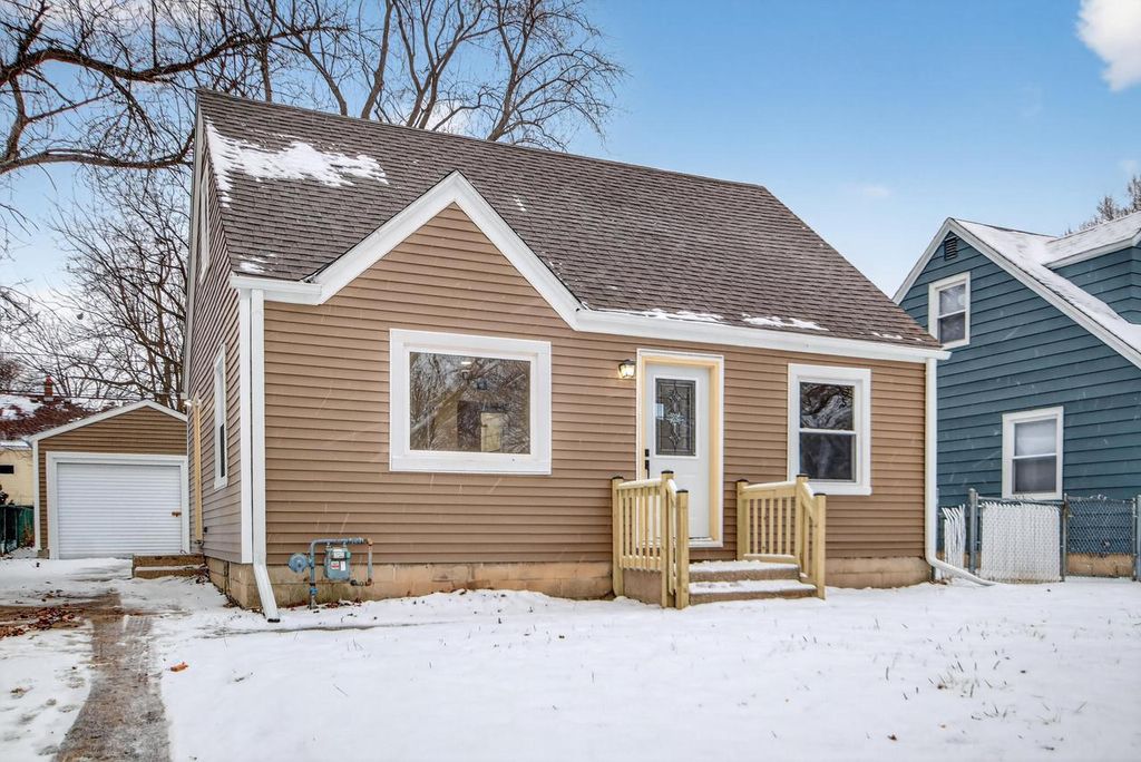 Photo of 5273 N 51st BOULEVARD, Milwaukee, WI 53218 (MLS # 1946095)