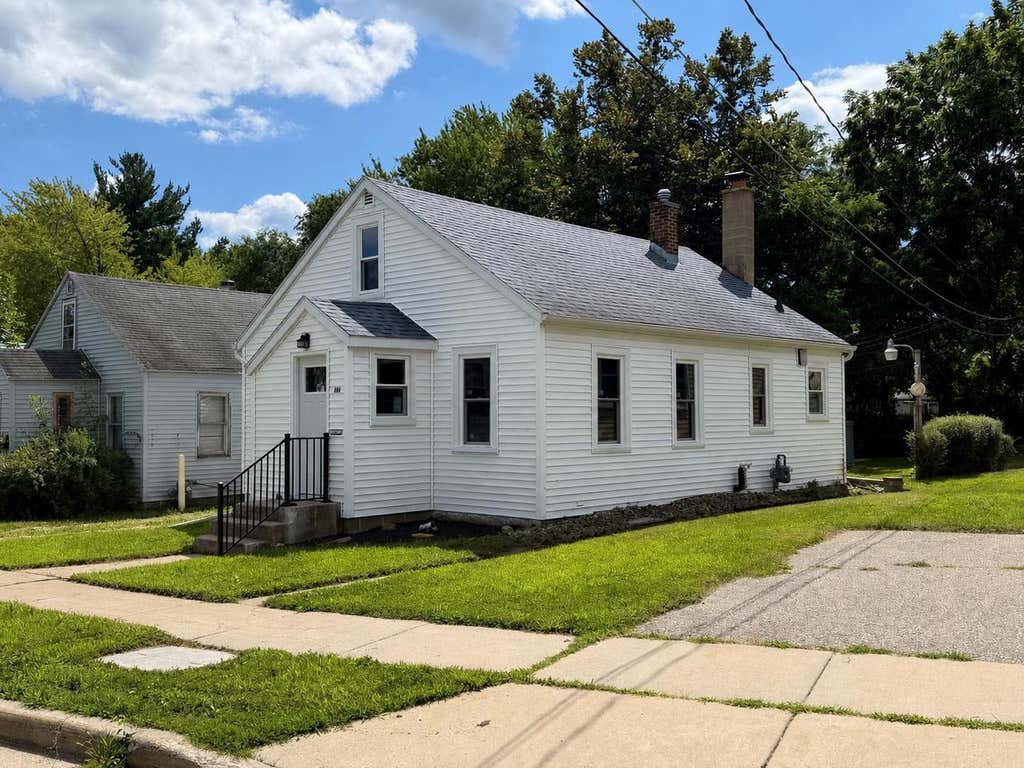 Photo of 440 Winsor STREET, Mauston, WI 53948 (MLS # 2031191)