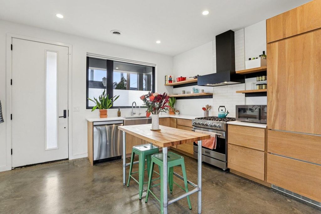 Photo of 256 Waubesa STREET, Madison, WI 53704 (MLS # 2012263)