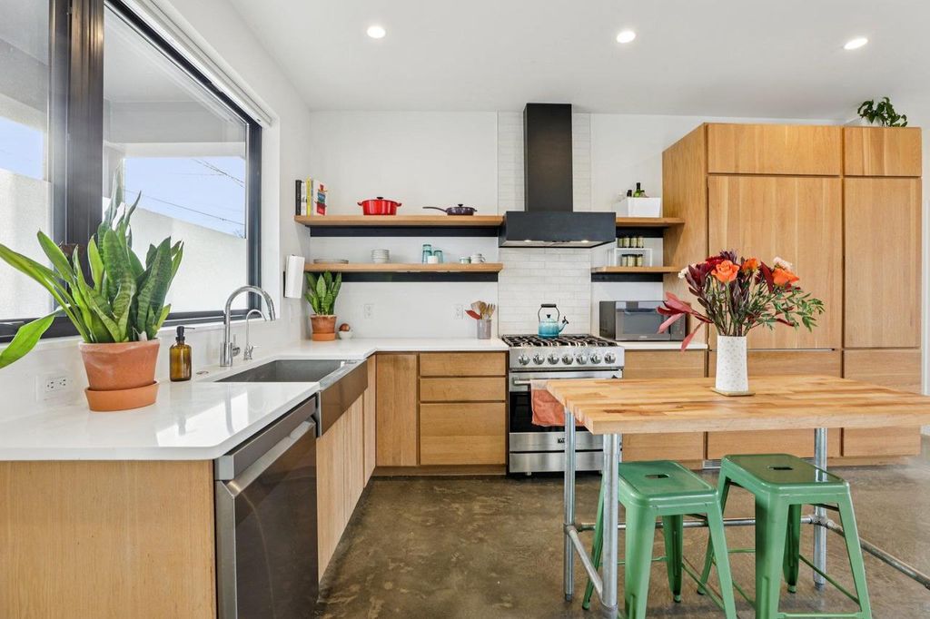 Photo of 256 Waubesa STREET, Madison, WI 53704 (MLS # 2012263)