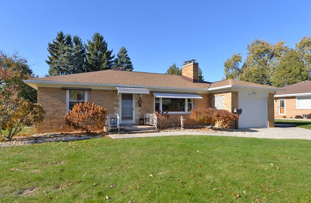 Photo of 934 Illinois STREET, Racine, WI 53405 (MLS # 1941231)