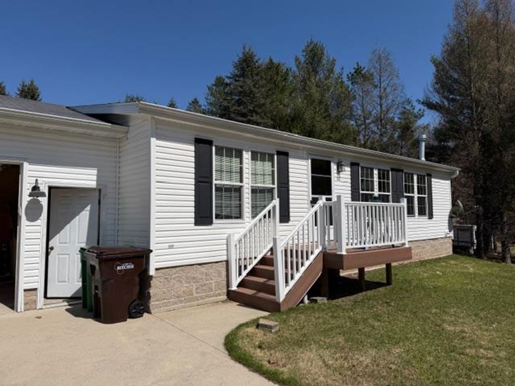 Photo of W9168 Town Corner Lake ROAD, Pembine, WI 54156 (MLS # 50324020)