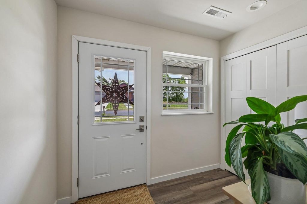 Photo of 1720 Montclair PLACE, Fort Atkinson, WI 53538 (MLS # 2024609)
