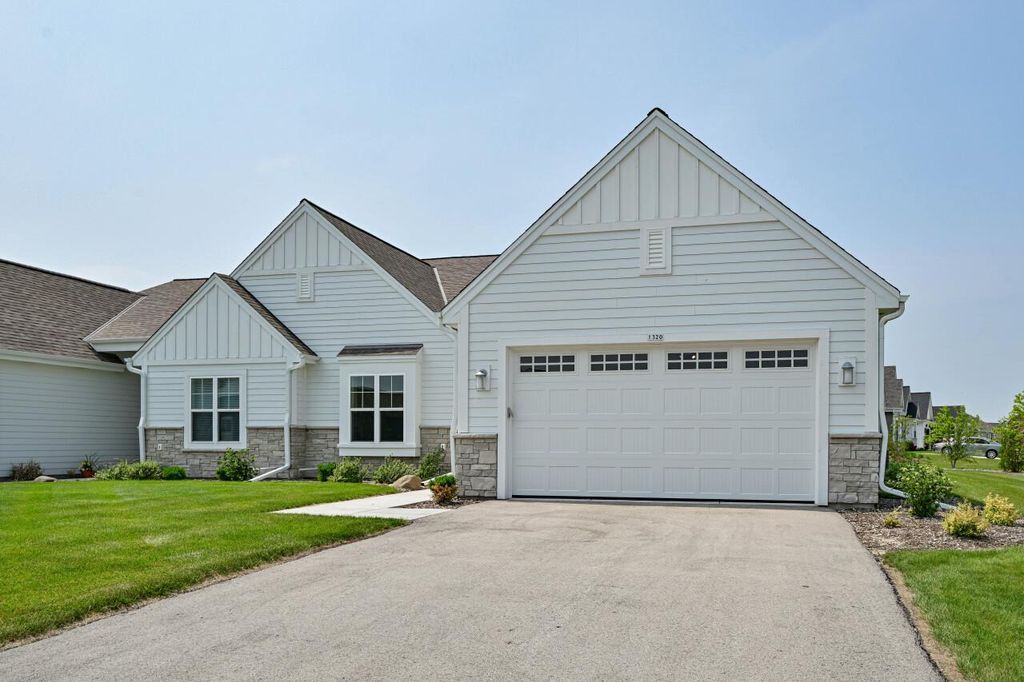 Photo of 1320 Prairie Creek CIRCLE #2, Oconomowoc, WI 53066 (MLS # 1946669)