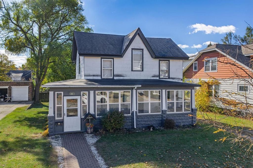 Photo of 312 W Emmett STREET, Portage, WI 53901 (MLS # 2012474)