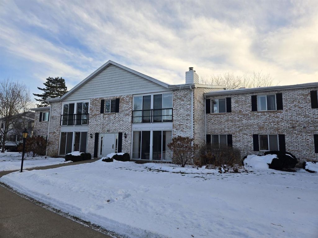 Photo of 89 Golf Course ROAD #E, Madison, WI 53704 (MLS # 2014611)