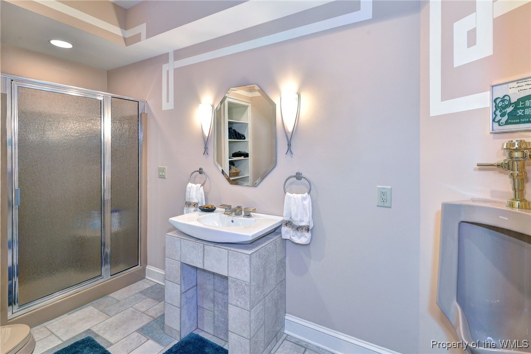 Williamsburg, Virginia 23185, United States, 5 Bedrooms Bedrooms, ,6 BathroomsBathrooms,Residential,Active,82952