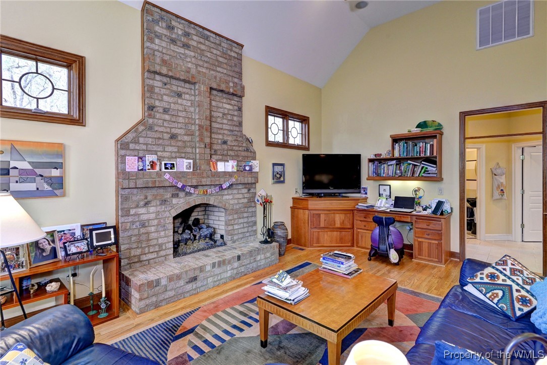 Williamsburg, Virginia 23185, United States, 5 Bedrooms Bedrooms, ,6 BathroomsBathrooms,Residential,Active,82952