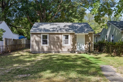 1949 Long Green Lane Hampton VA 23663