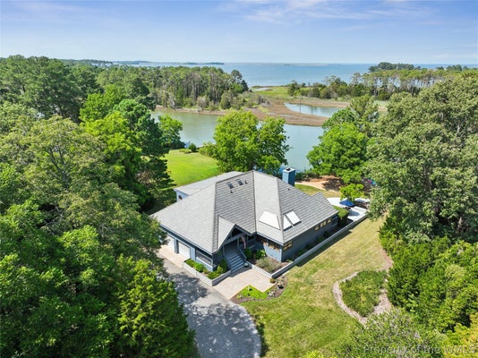70 FINNS POINT LN, HAMPTON, VA 23669 - Image 4fb8e50774dcec8f87ccc20252d4b0e9/2176967633