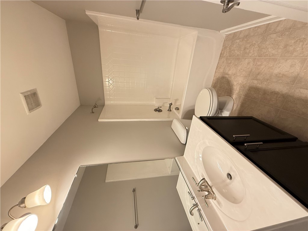 Williamsburg, Virginia 23188, United States, 3 Bedrooms Bedrooms, ,3 BathroomsBathrooms,Residential,Active,167347