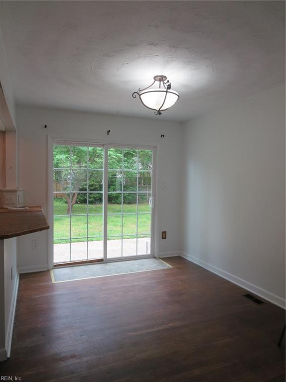 Hampton, Virginia 23666, United States, 3 Bedrooms Bedrooms, ,2 BathroomsBathrooms,Residential,Active,157970