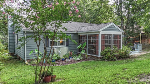 Photo for 104 Southeast Trace