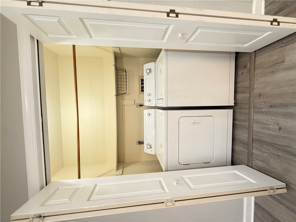 Williamsburg, Virginia 23185, United States, 2 Bedrooms Bedrooms, ,3 BathroomsBathrooms,Residential,Pending,100392