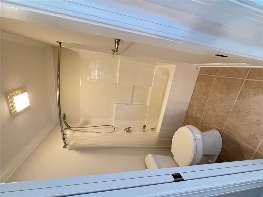 Williamsburg, Virginia 23188, United States, 4 Bedrooms Bedrooms, ,4 BathroomsBathrooms,Residential,Active,77293