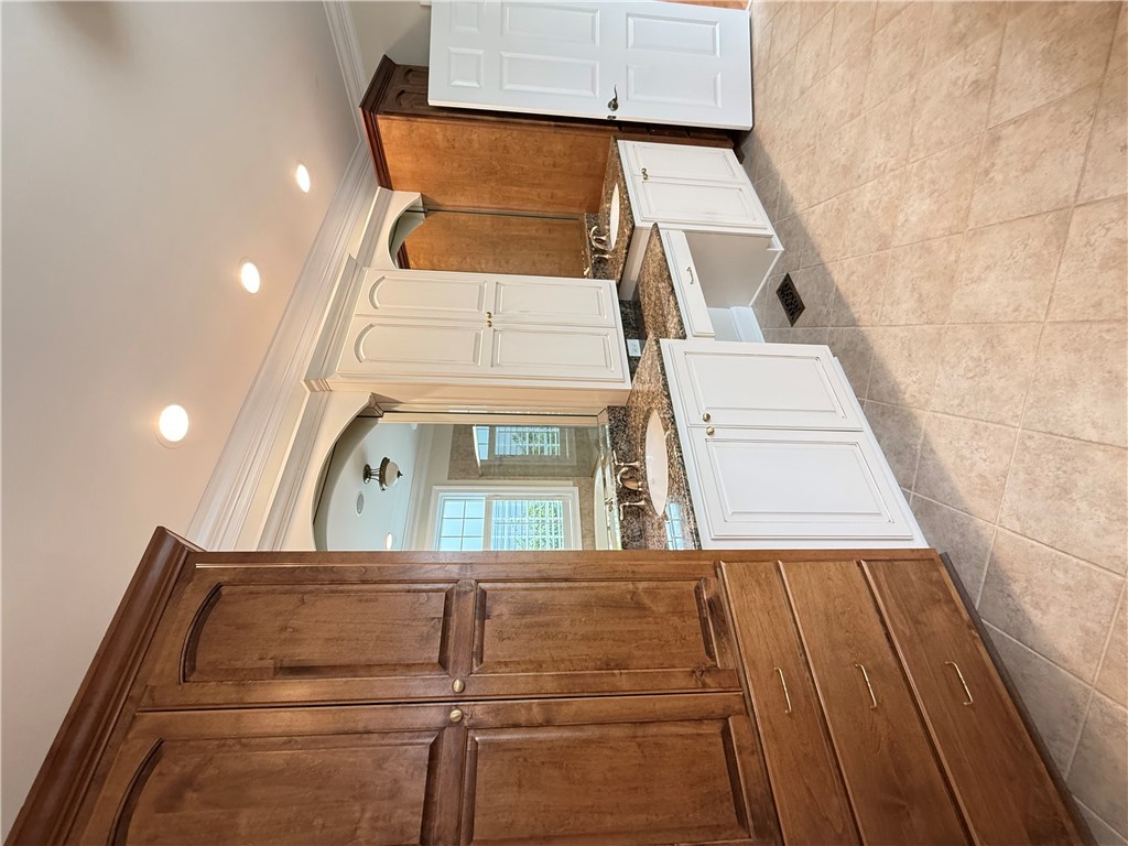 Williamsburg, Virginia 23188, United States, 4 Bedrooms Bedrooms, ,4 BathroomsBathrooms,Residential,Active,77293