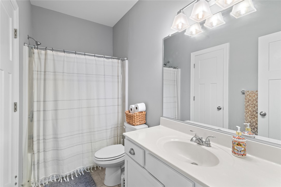 Yorktown, Virginia 23188, United States, 5 Bedrooms Bedrooms, ,3 BathroomsBathrooms,Residential,Active,147992